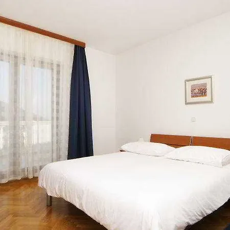 Hotel Villa Pucisca Pucisca