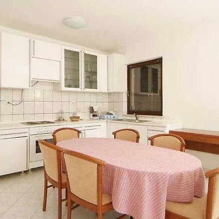 Hotel Villa Pucisca Pucisca